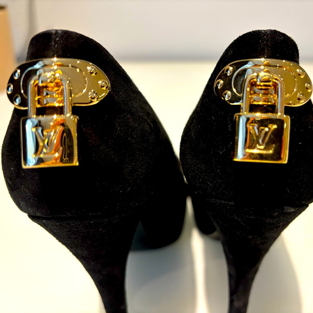 LV platform suede heels 36.5